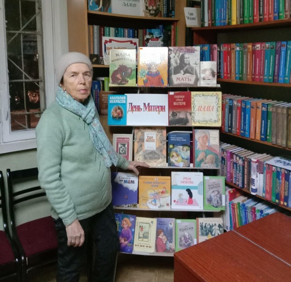 Выставка «Свет материнской любви»