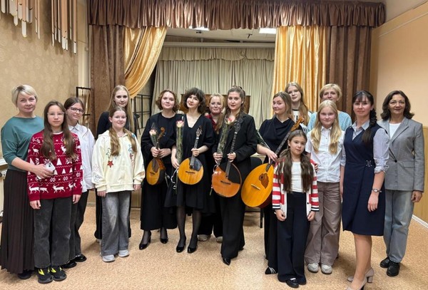 ВЕРЕТЕНО: ОТ ПЕРВЫХ НОТ ДО БОЛЬШОЙ СЦЕНЫ