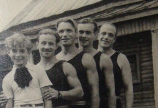 Тематическая беседа «Акробатическая группа «Круффи»