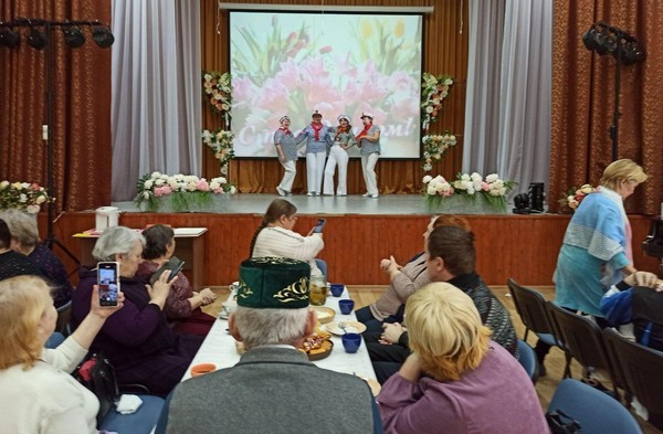 Развлекательная программа«Мелодия листопада»