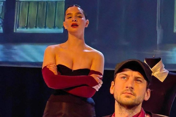 Спектакль «Игра любви и случая»