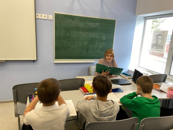 Беседа «День воспитателя и всех дошкольных работников в России»