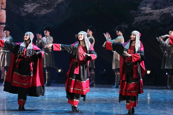 Урок «Оживший эпос: сценическое воплощение фольклорного образа в национальном танце»