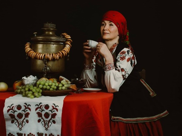 Виртуальный народный образ «Самовар-батюшка на столе, добрая хозяюшка – радость в избе»