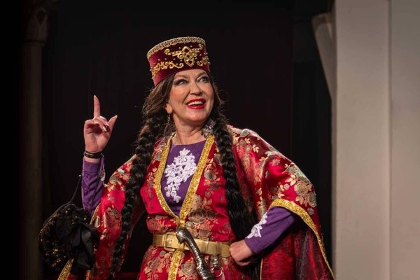 Спектакль «Ханума»