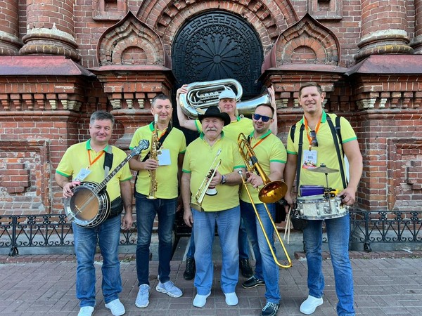 Золотой саксофон