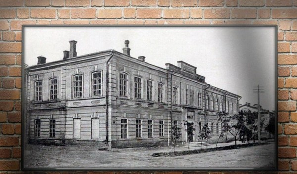 Авторская экскурсия «От коммуналки до музея. Как построили М'АРТ»