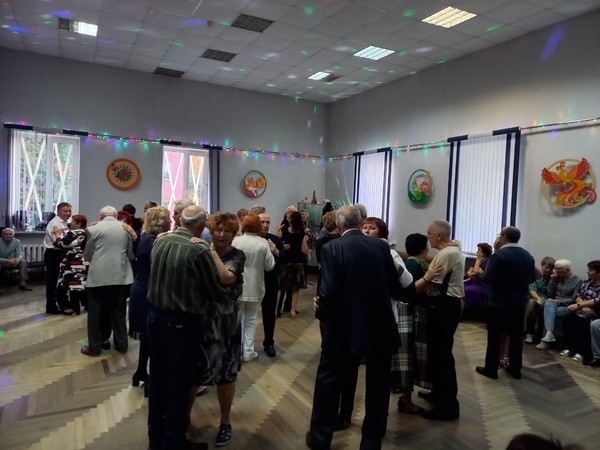 Вечер отдыха «Осенние па»