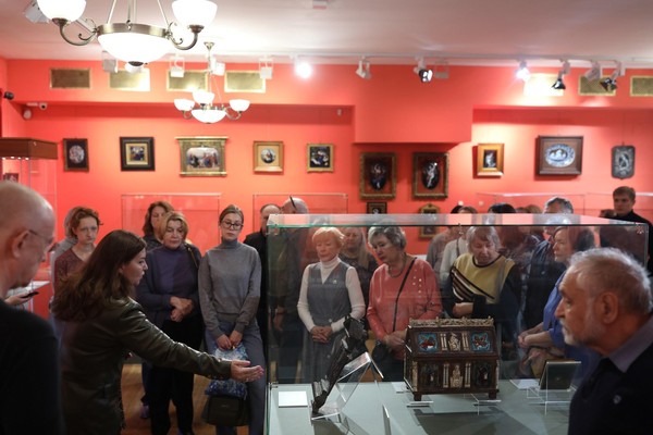 Авторская экскурсия «Огненная живопись на эмали XII–ХХ веков»