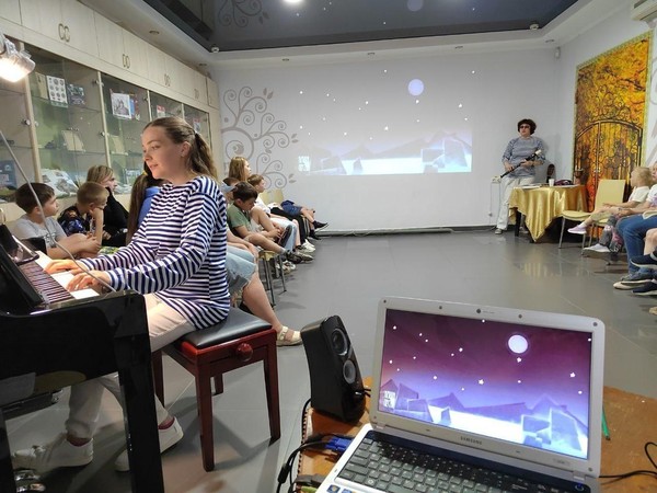 Книжно–музыкальный коктейль «Добрая сказка, добрая песня»