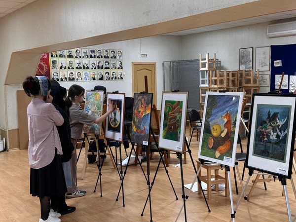 Выставка работ учащихся и педагогов ДХШ, в рамках всероссийской акции «Ночь искусств»