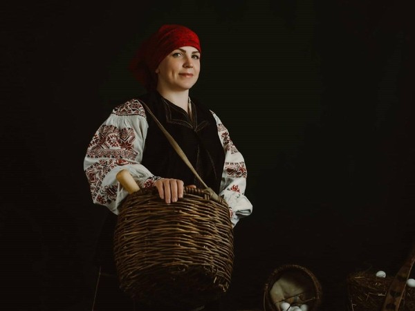 Виртуальная галерея народного костюма: «От трудов правильных и усталость приятная»