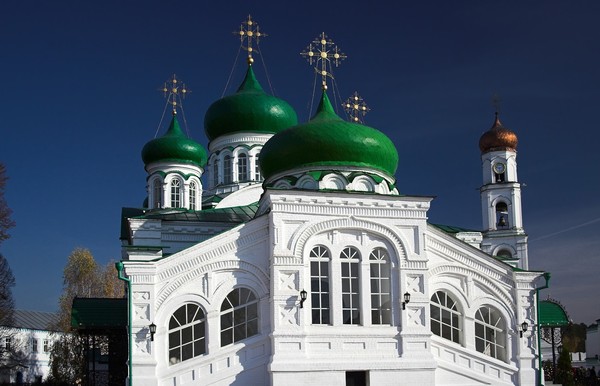 В монастырскую обитель в Раифе и Храм всех религий — из Казани