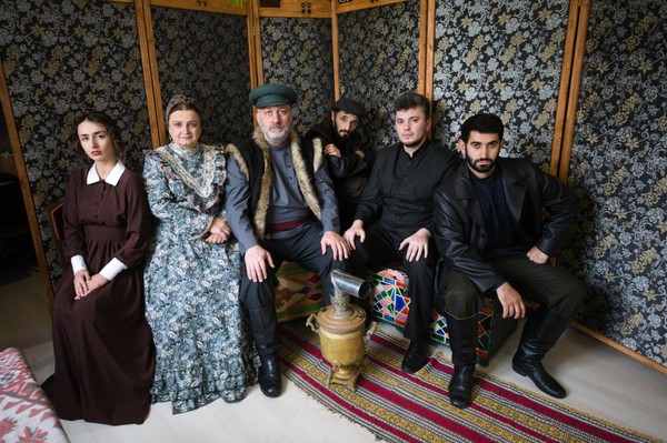 Спектакль «Мещане»