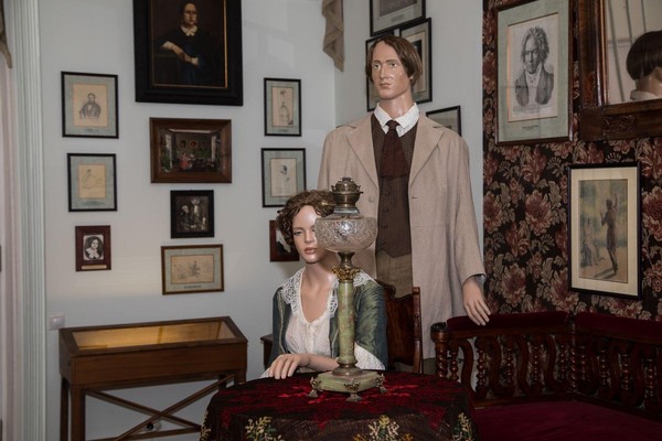 Открытие выставки «Дай мне руку – и пойдем мы в поле…» (диалоги о природе)