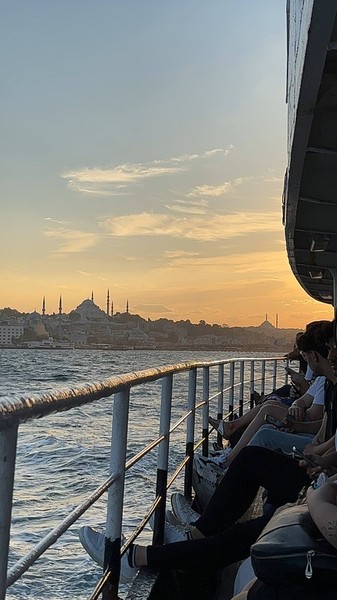 Прогулка с аудиогидом по району Кадыкёй: кофе, базар и чайный сад