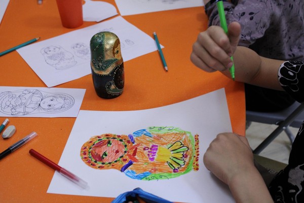 Творческое занятие «Матрешкины одежки»