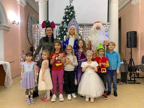 Развлекательная программа «Праздник новогодней ёлки»