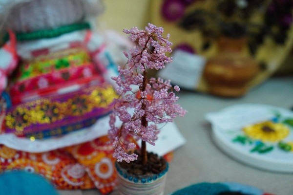 Выставка «Рукотворные чудеса»