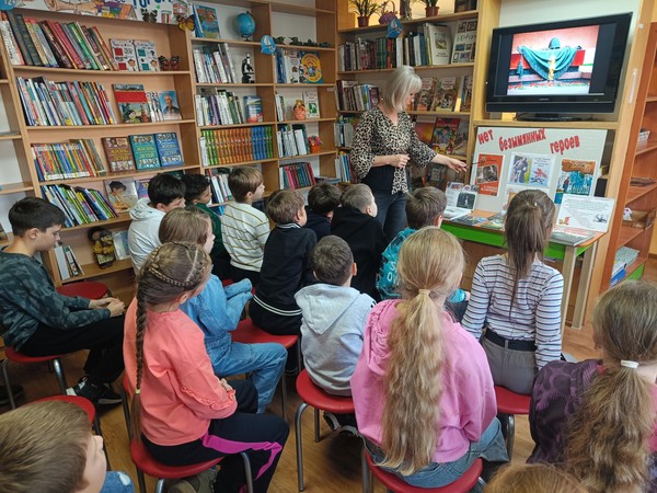 Час героического портрета «Мы помним тебя, Неизвестный солдат»