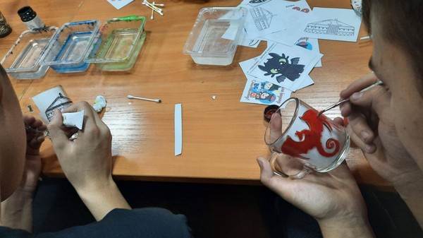 Мастер-класс «Новогодняя роспись стаканов»