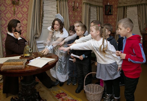 Театрализованная программа «Новогодние приключения Правды и Кривды»