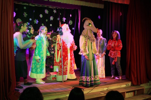 Театрализованное представление «Новогодние вечерки»