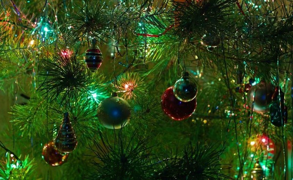 Выставка «Под сиянием новогодних огней»