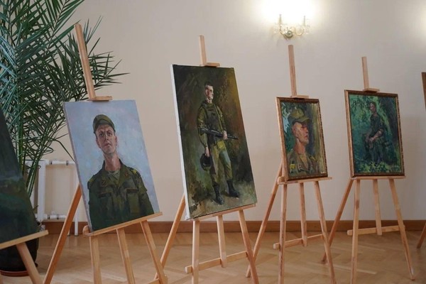 Выставка, посвящённая Дню памяти Героев Отечества