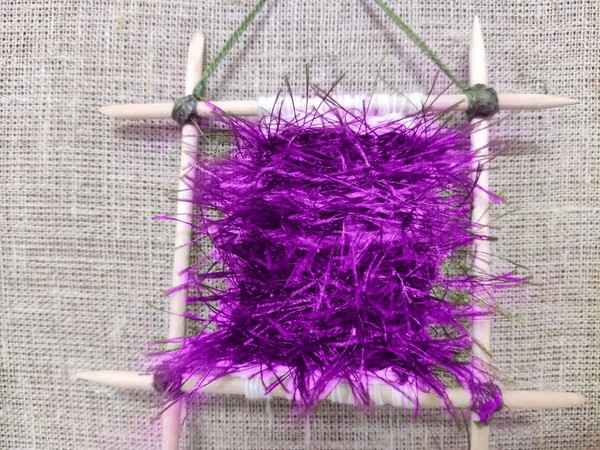 Мастер-класс «Фиолетовая миниатюра на рамке»