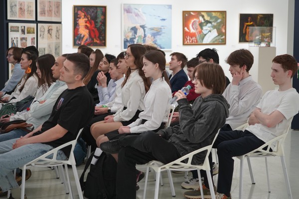 Презентация авторского альбома-каталога «Она: Верю, надеюсь, мечтаю, люблю...»