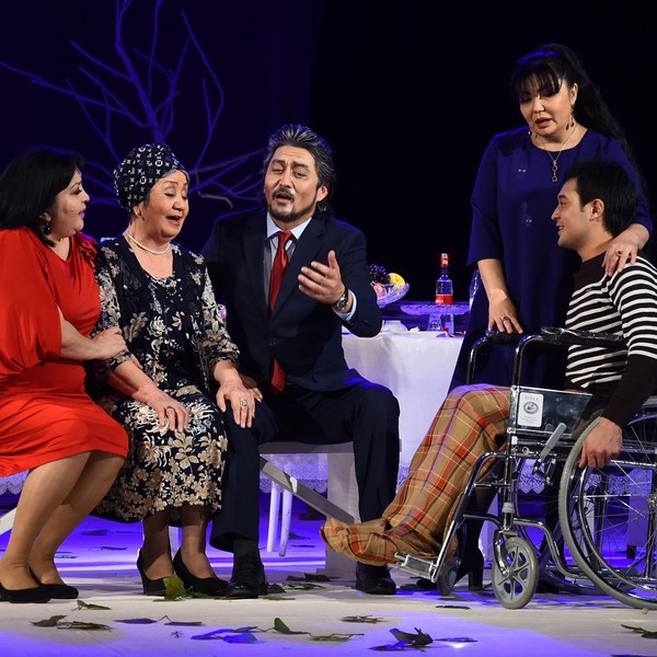 Бір түп алма ағашы