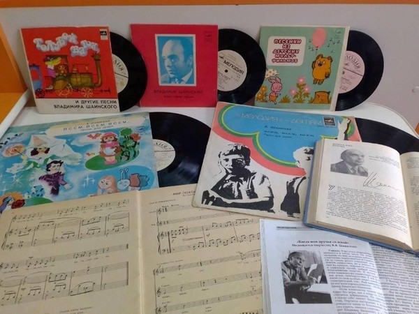 Час музыки «Волшебный мир добрых песен»