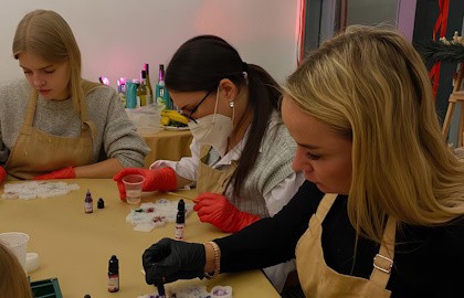 Создаём ёлочные игрушки из эпоксидной смолы