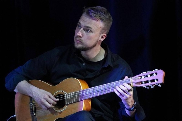 Концерт гитариста-виртуоза Алексея Носова «В ожидании чуда»