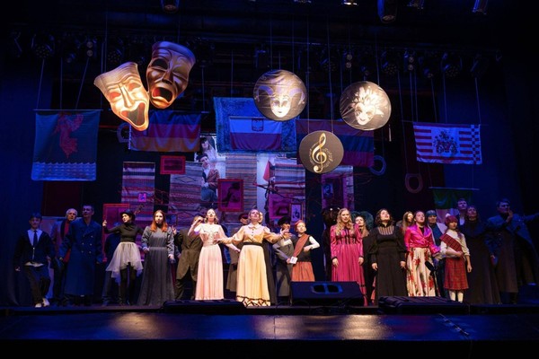 Спектакль «Лунная ночь в рулоне»