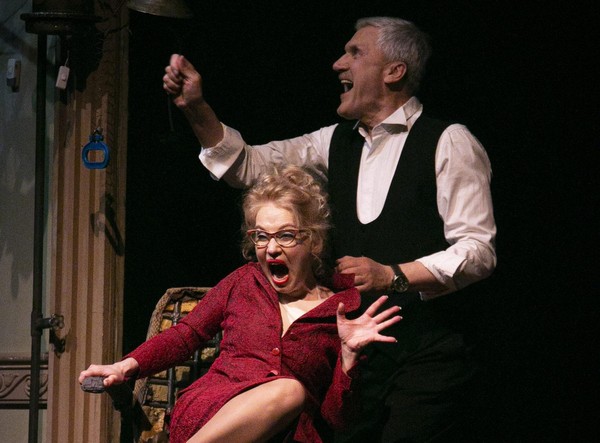 Спектакль «Любовь на лестничной клетке»