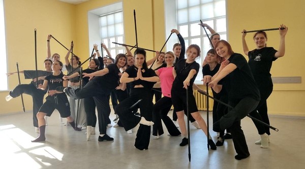 Мастер-класс «Хореографический диалог с реквизитом»