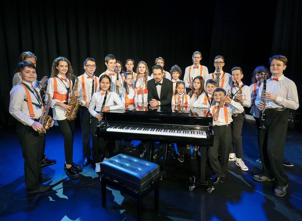 Поём вместе новогодние песни