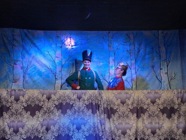 В огне не горит, в воде не тонет