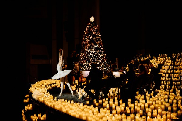 Волшебный свет Рождества. Lumisfera и 3000 свечей