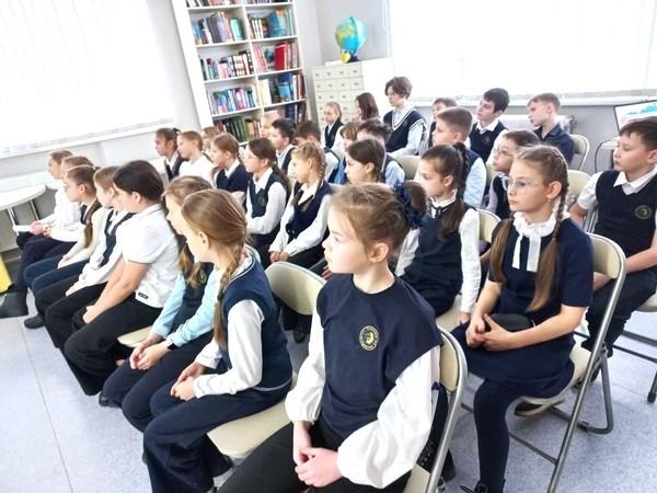 Час музыки «Добрые песни счастливого детства»