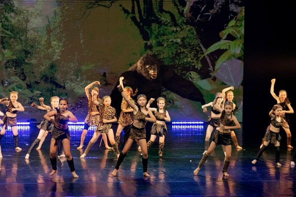 Танцевальный мюзикл «Не ходите, дети, в Африку гулять!»