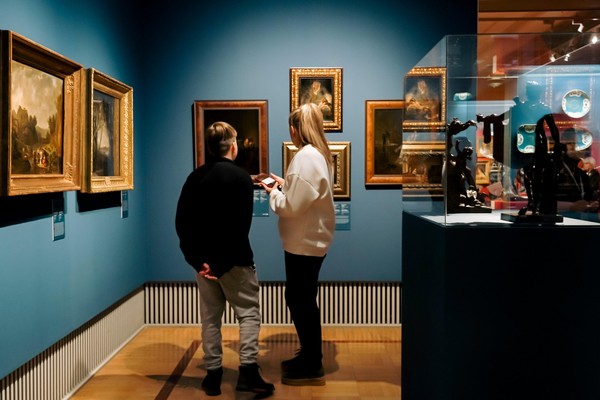 Экспозиции «Юсуповы. Роскошь сквозь века» и «Лошадка-качалка. История игрушки»