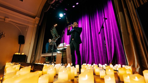 Орган и Дудук при свечах