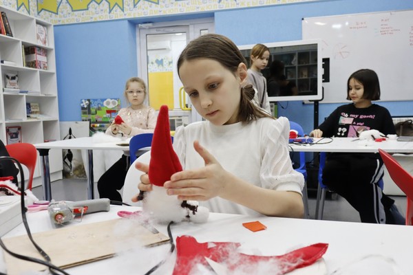 Серия новогодних мастер-классов «Украшаем елочку»