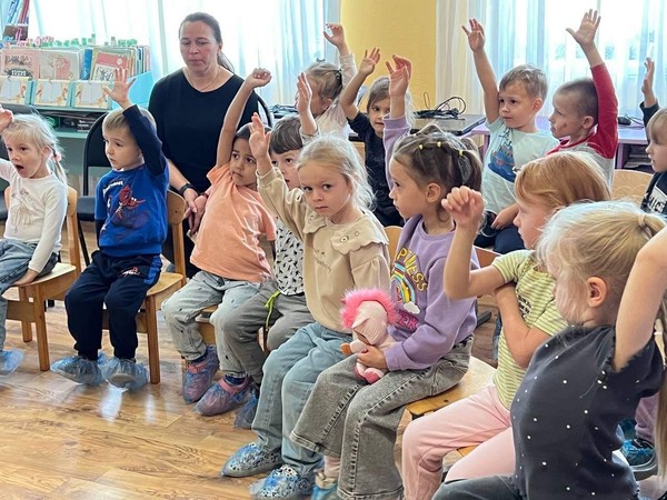 Познавательная беседа-викторина «Новогодние истории»