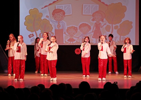 Концерт «Мы мир раскрасим голосами»