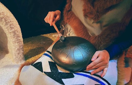 Ненка и северное сияние