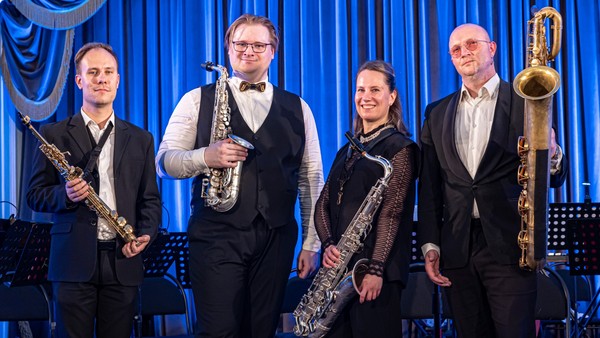 Мировые шедевры на саксофонах при свечах